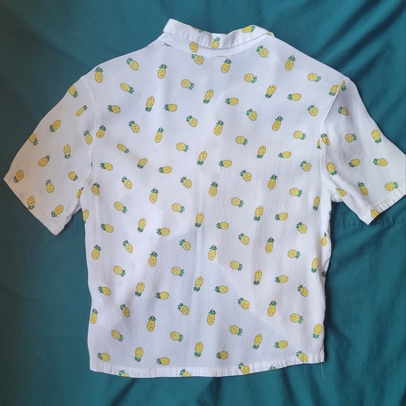 Pineapple button crop top - Picture 2 of 2